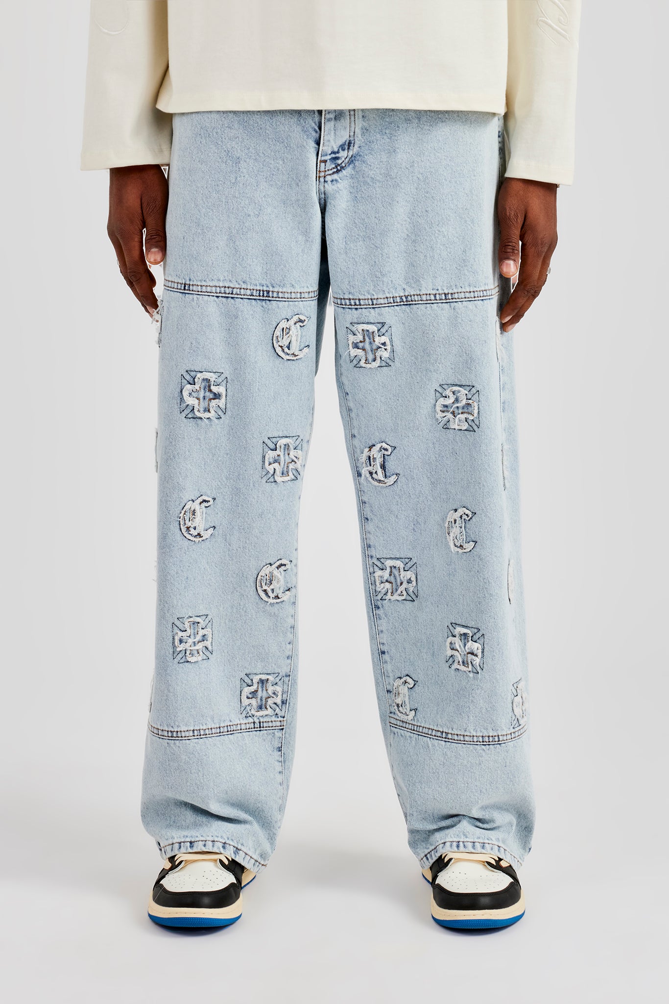 Etched Motif Baggy Fit Jean - Light Blue